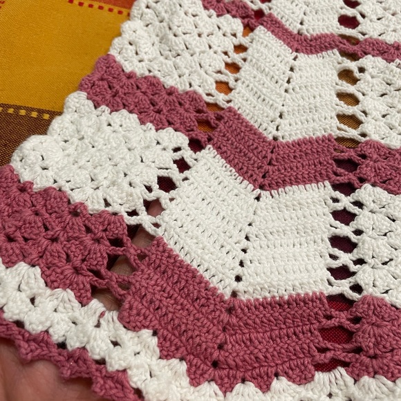 Vintage Crochet Appron - Picture 5 of 9